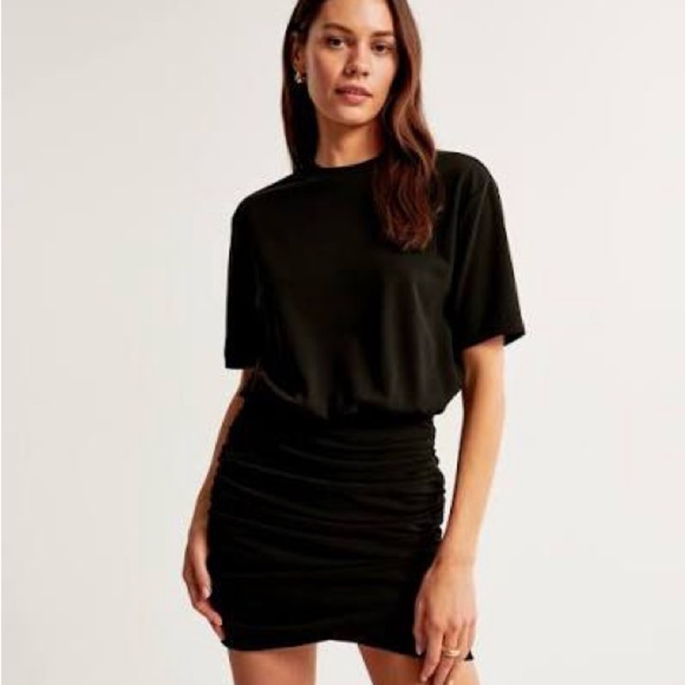 Black Short Sleeve Ruched Mini Dress - Women